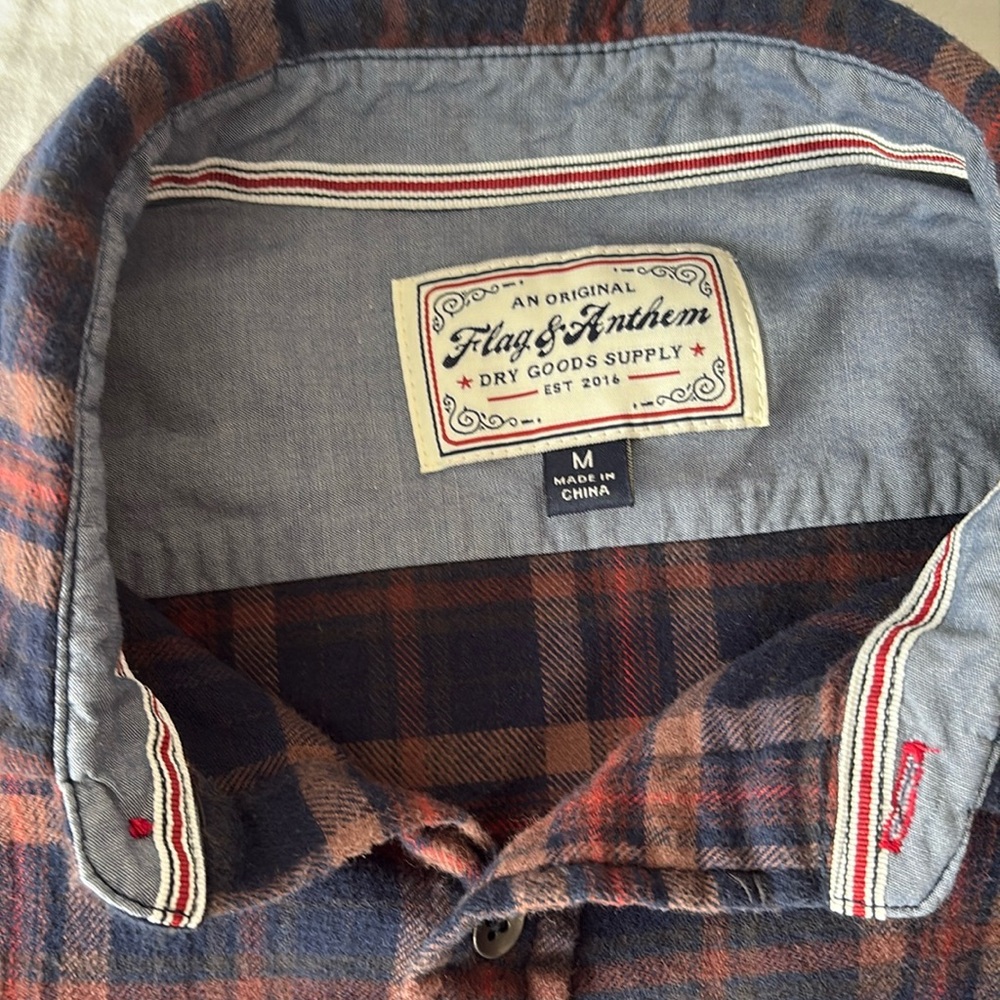 Men’s flannel button down